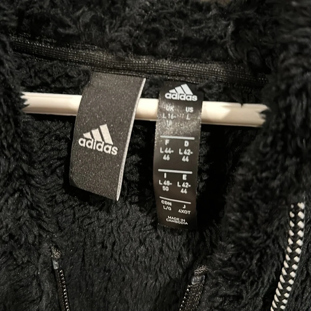 Black adidas fuzzy jacket size L - Picture 5 of 5